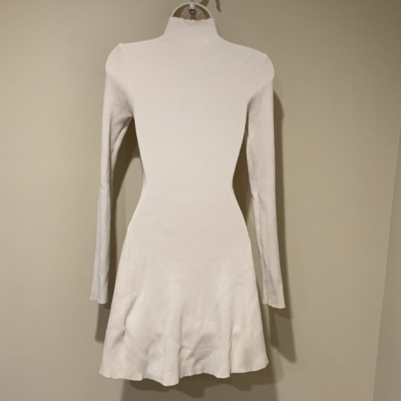 Fitted dress - Picture 7 of 9